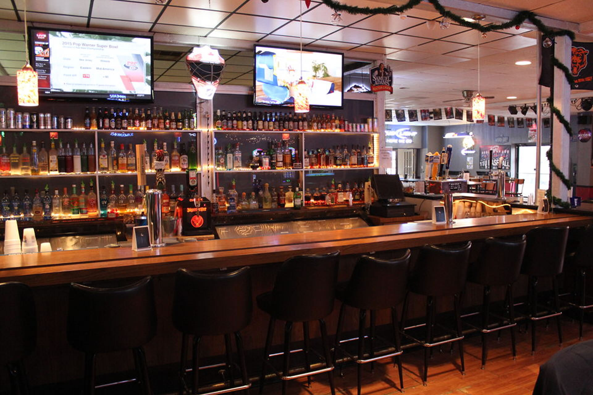 Pinz Entertainment Center Pinzhead Bar Bowling Volleyball Live